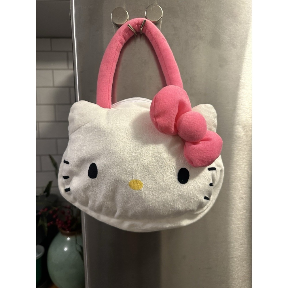 Sanrio Hello Kitty Plush Purse Zip Closure Fits Phone+ Excellent Condition